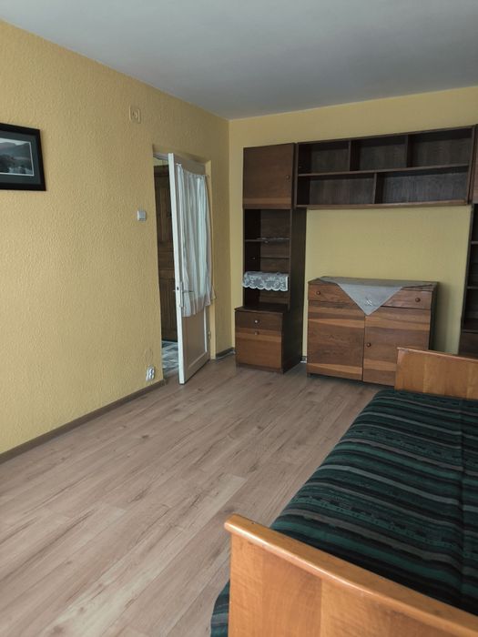 Închiriez garsonieră