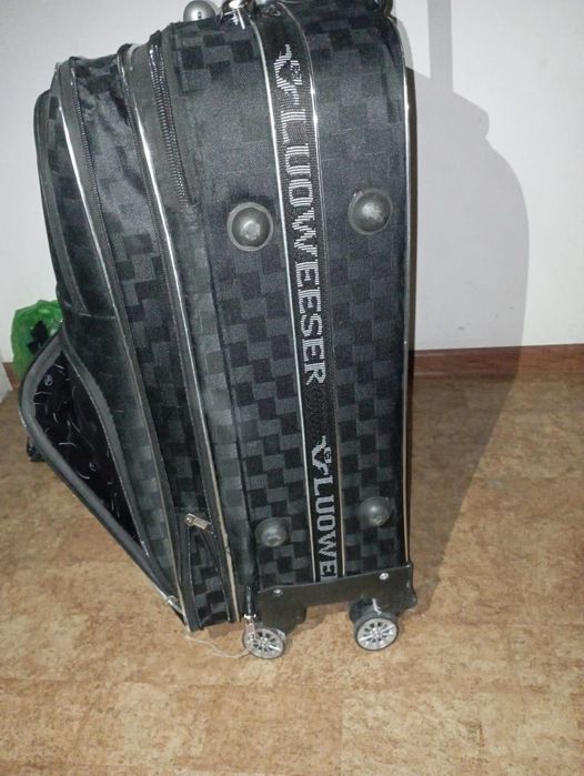 Чемодан 60×40×35