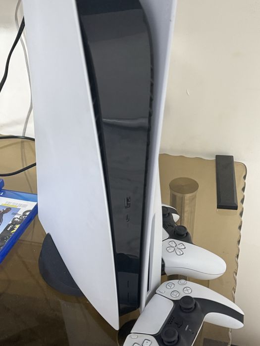Продам игровую консоль ps5