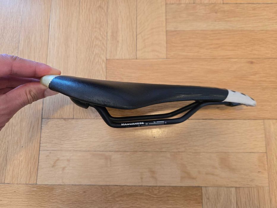 Седалки Specialized + Fizik