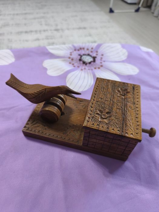 Tabachera lemn sculptat