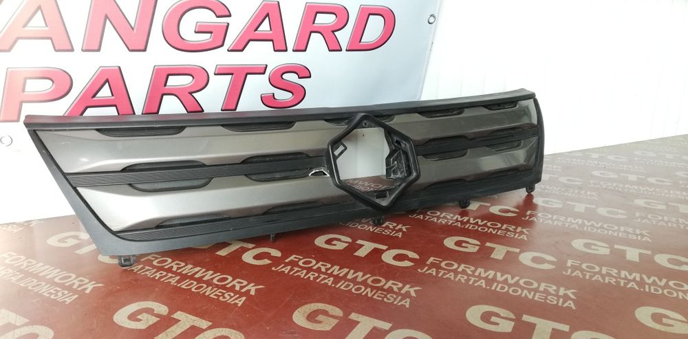 Маска/решетка Suzuki Vitara 2017-