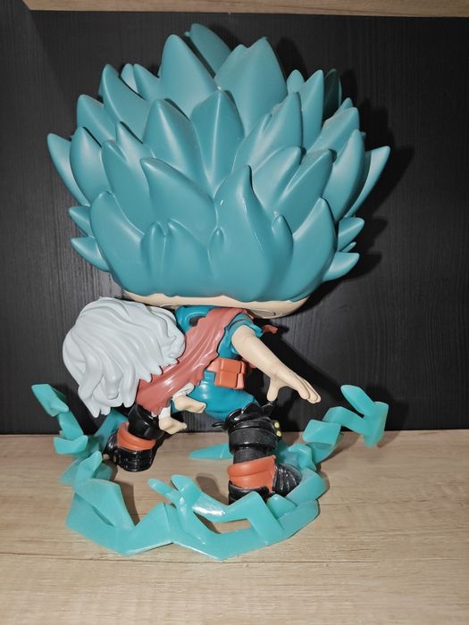 Figurina jumbo Deku , noua si originala