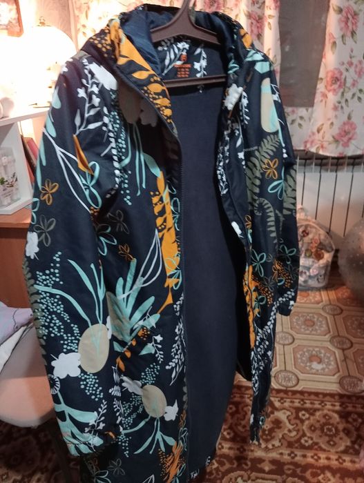 Продам куртку женскую