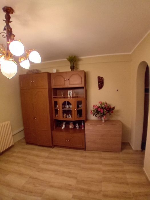 Vând Apartament 2 camere Fatā În fatā cu kaufland piata Nicolina