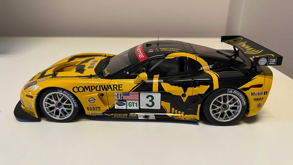 Macheta AUTOart 1/18 Chevrolet Corvette C6R ALMS 2007