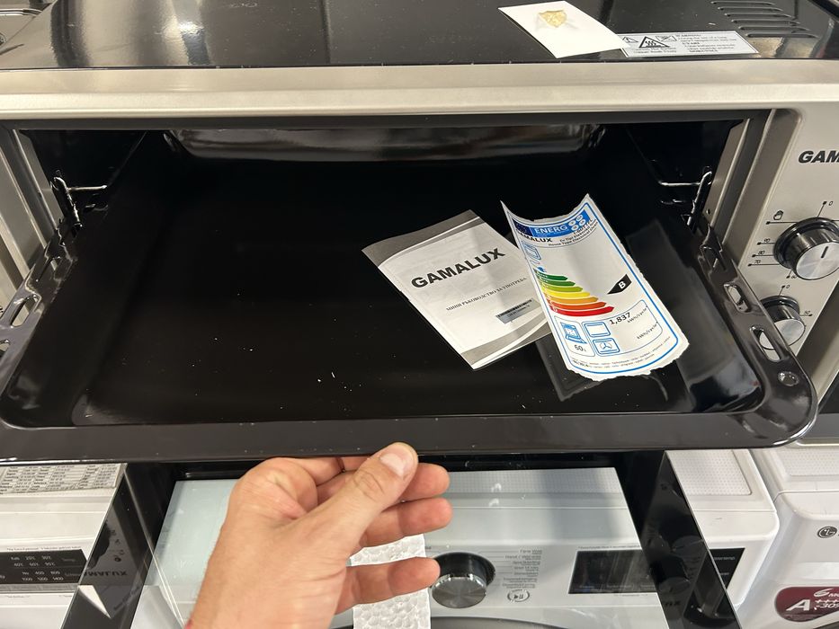 Готварска фурна ,  голяма фурна с вентилатор и осветление 60 литра