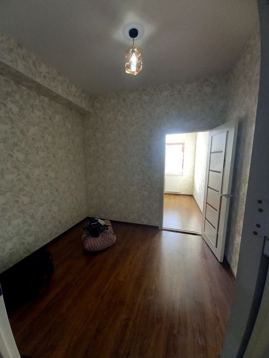 Yunusobot 10kvartalda 5xonali uy sotiladi. 92000 kelishimiz Uy nomimda