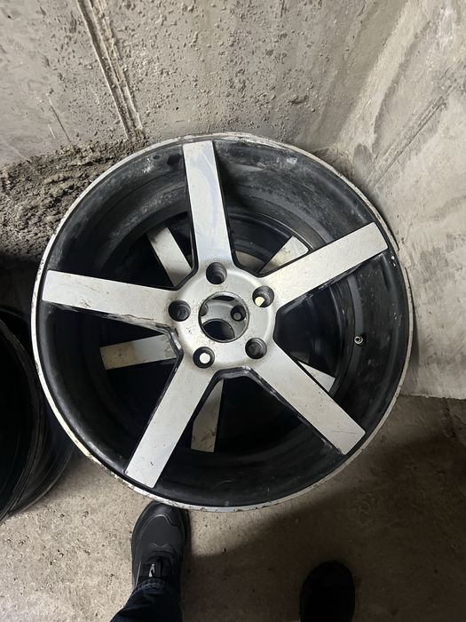 Продам диски vossen R17