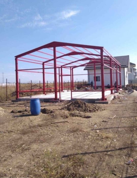 vând structură metalică opt deschiderea 15 lungimea patru la streașină