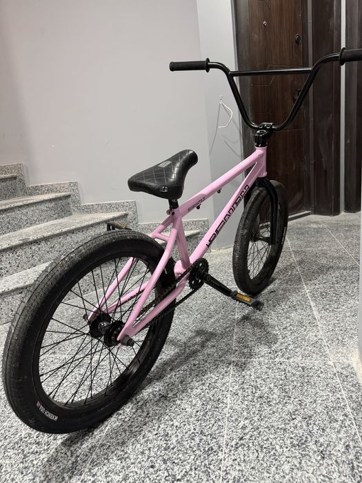 Продавам колело BMX, в отлично състояние