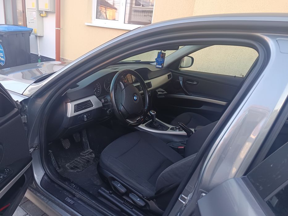 Vând BMW Seria3,an fabricație 2011