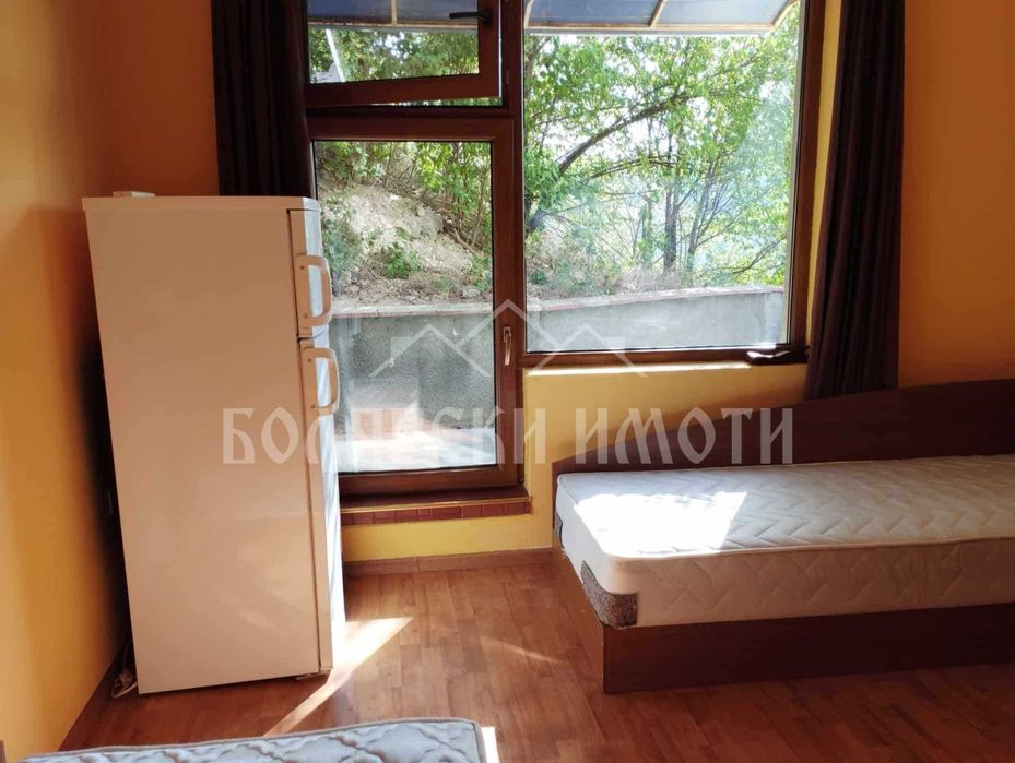 Дава се под наем Едностаен апартамент в Велико Търново, Център - 40 кв.м за 255 € - Снимка #4