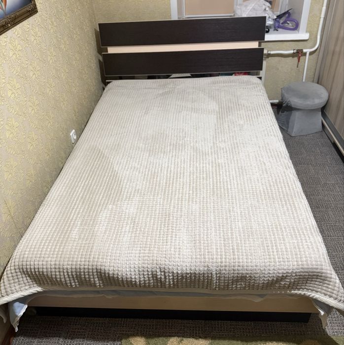 Продается двухспальная кровать