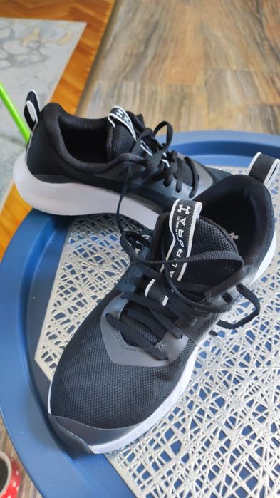 Adidași Under Armour 36.5! 23 cm interior! Preț 150 lei ! !
