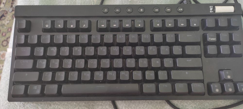 Продаю клавиатуру игровую
