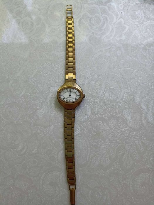 Позолоченные часы Чайка 17 камней, женские. СССР.