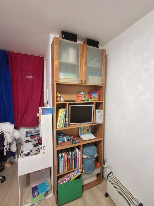 Продавам  част от секция