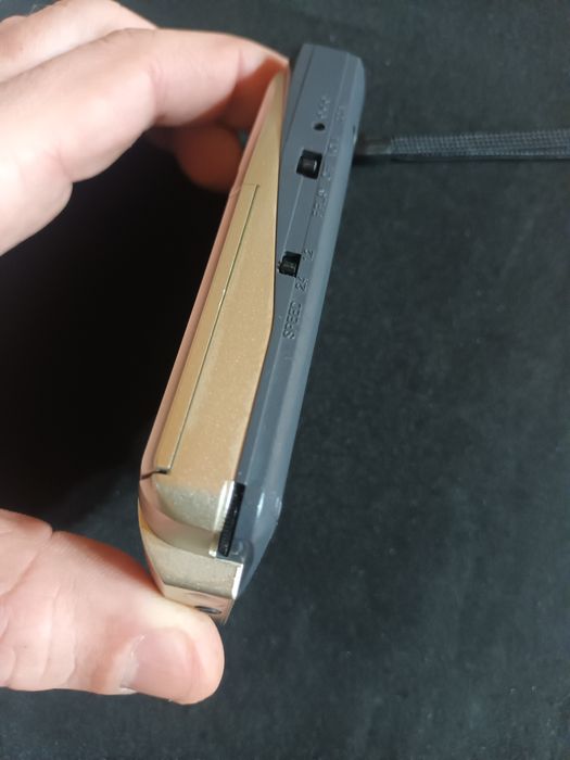 Reportofon Olympus J3000