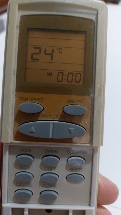 telecomanda aer condiționat Ariston