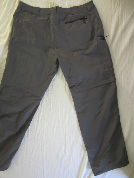 Pantalon Columbia Titanium,  masura 60, fermoar pentru bermude, material subtire ( 70% tactel nylon +30%bumbac), fabr.in Vietnam, stare f. buna-ca noi