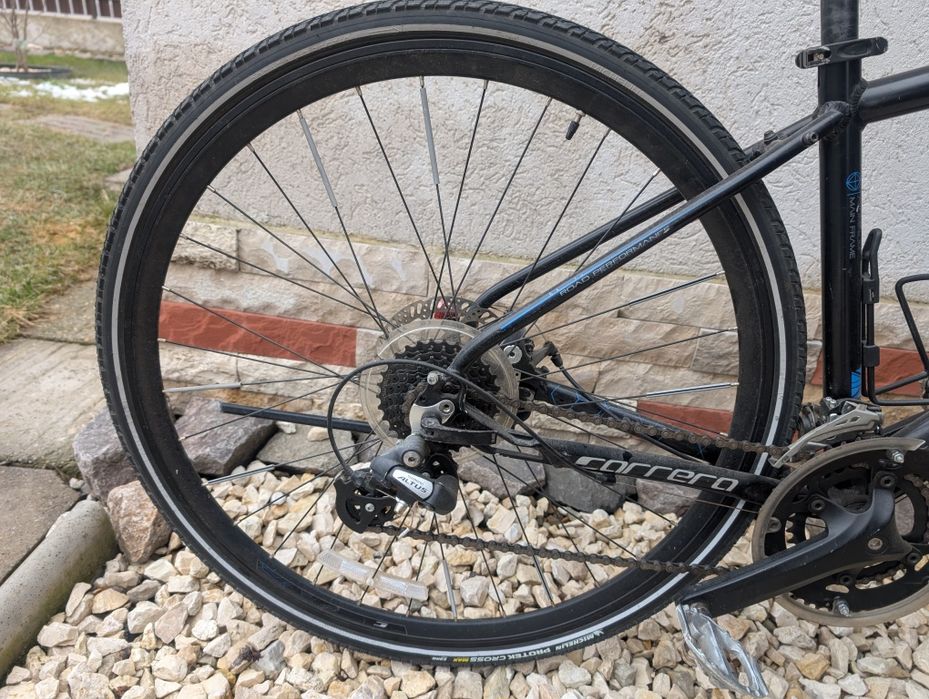 Bicicleta Trekking Carrera Gryphon