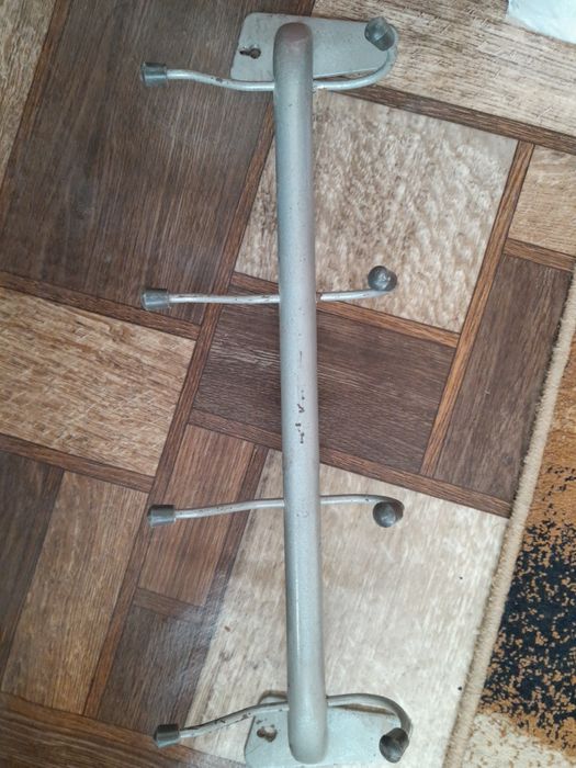 Вешалка настенная