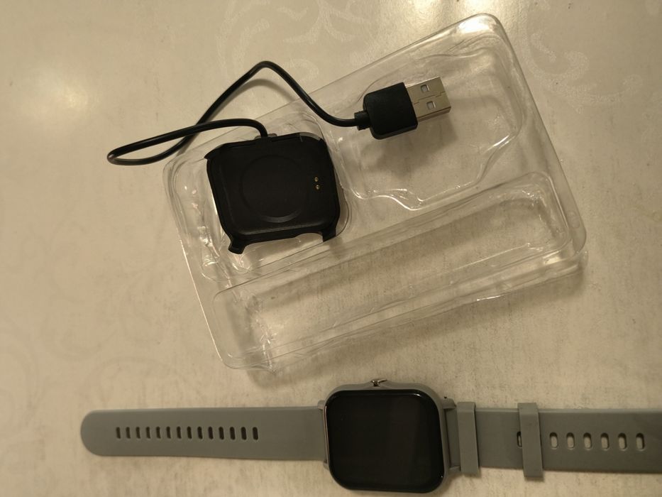 Продам Smart watch, новые в упаковке.
