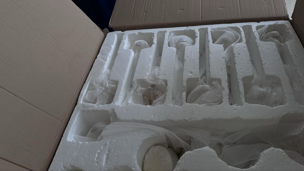 Трехъярусная большая люстра