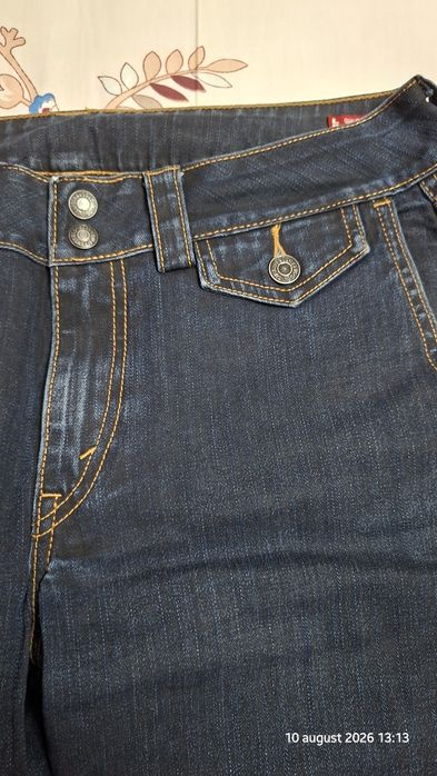 Blugi de damă  LEVI'S, Originali, Albaștri,măsura W32L30,model deosebit