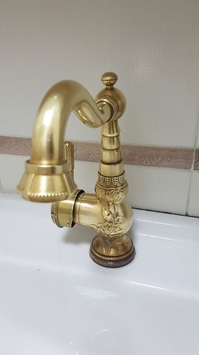 Продам смеситель для раковины