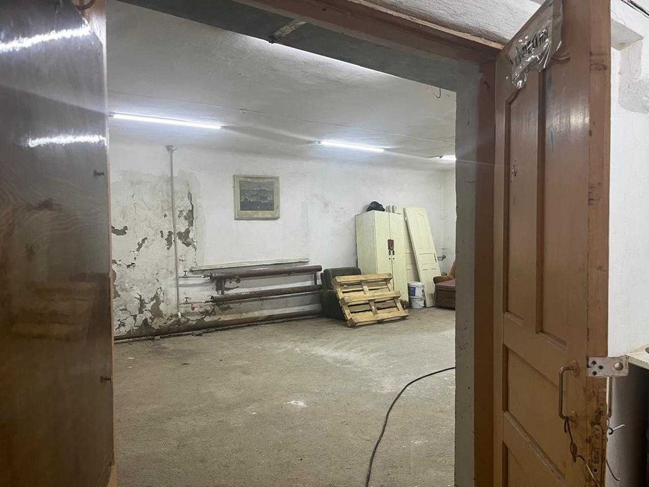 Продается помещение (1 этаж и подвал)