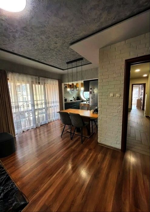 Продава се Четиристаен апартамент в Перник, Изток - 100 кв.м за 1760 €/кв.м - Снимка #1