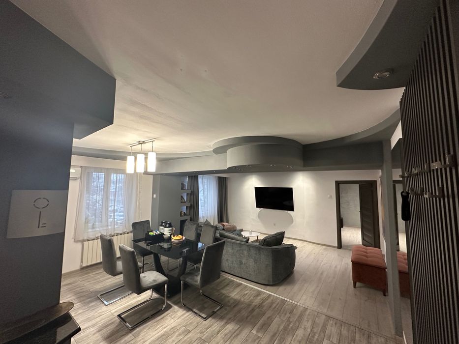 Apartament 4 camere Et 1 Nufaru