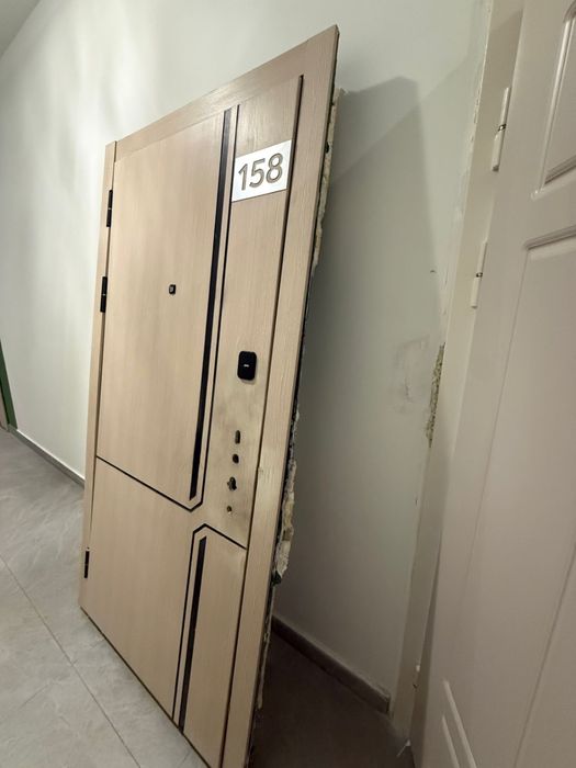 Срочно продам дверь