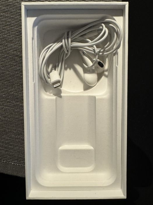 iPhone 7 32 gb бял