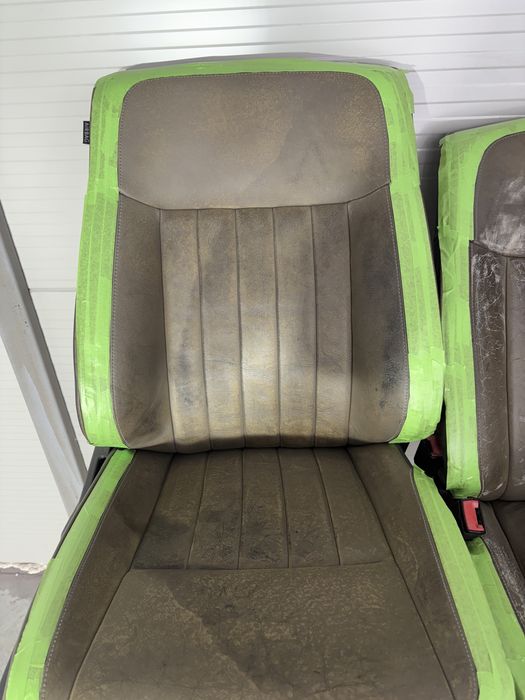 Vopsit scaune piele auto Brașov | Recondiționare piele