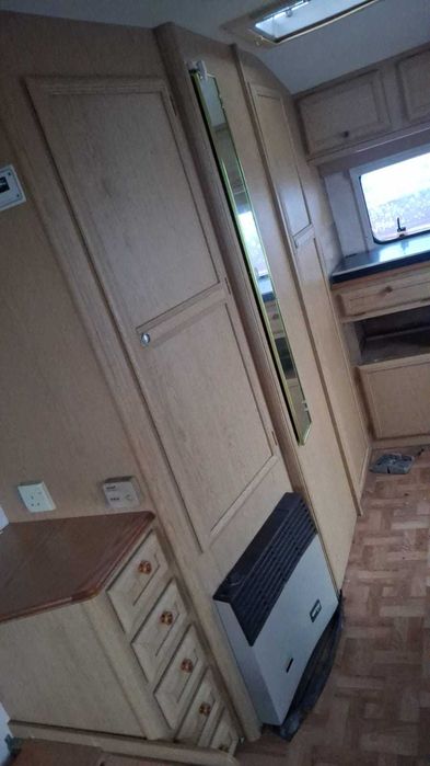 Rulota de 2-3 persoane mobilata si utilata