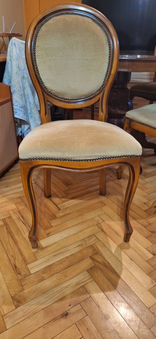 Маса и четири стола