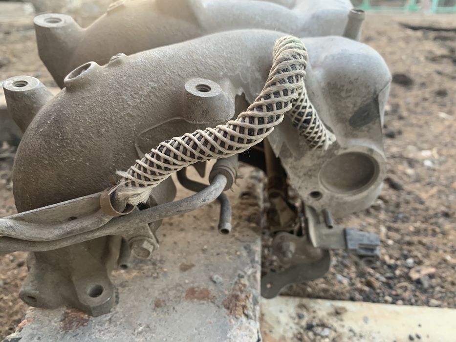 Впускной коллектор SR20 nissan.