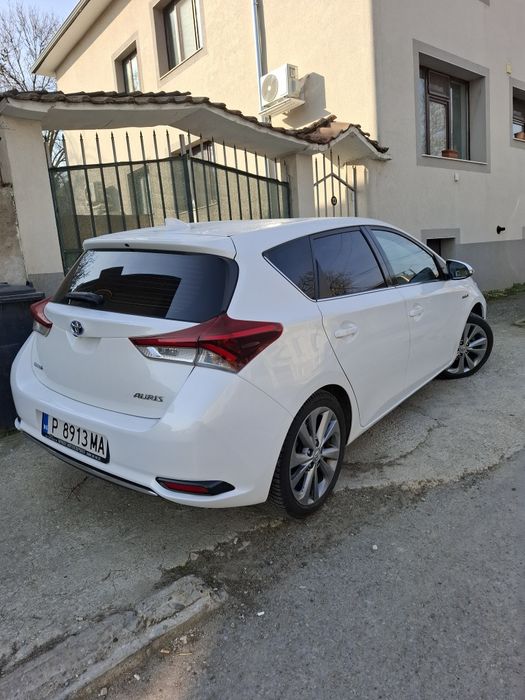 Toyota Auris 2018 година автоматик, хибрид,газ, бензин