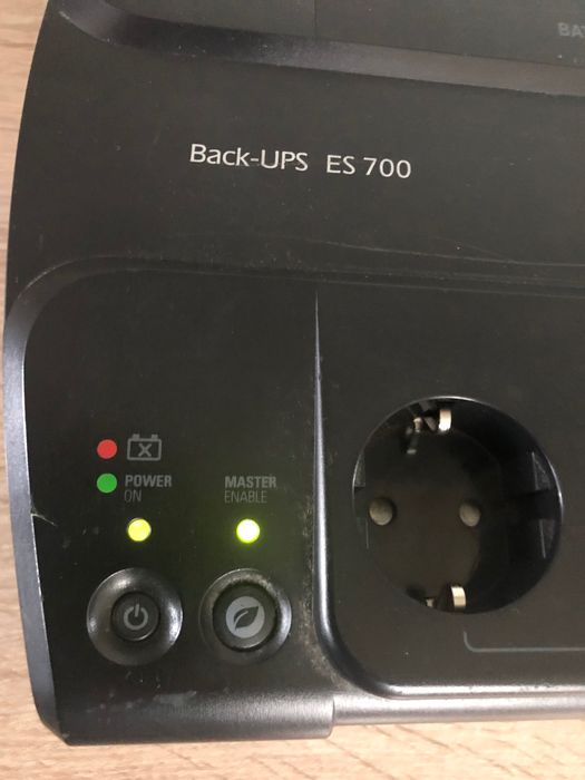 Sursa APC Back-UPS ES 700 cu 8 Prize Schuko si Baterie Noua