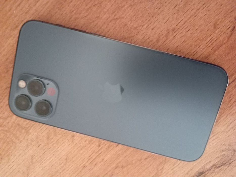 Iphone 12 pro xolati ideal xotira 128 GB 2 ta sim karta tushadi