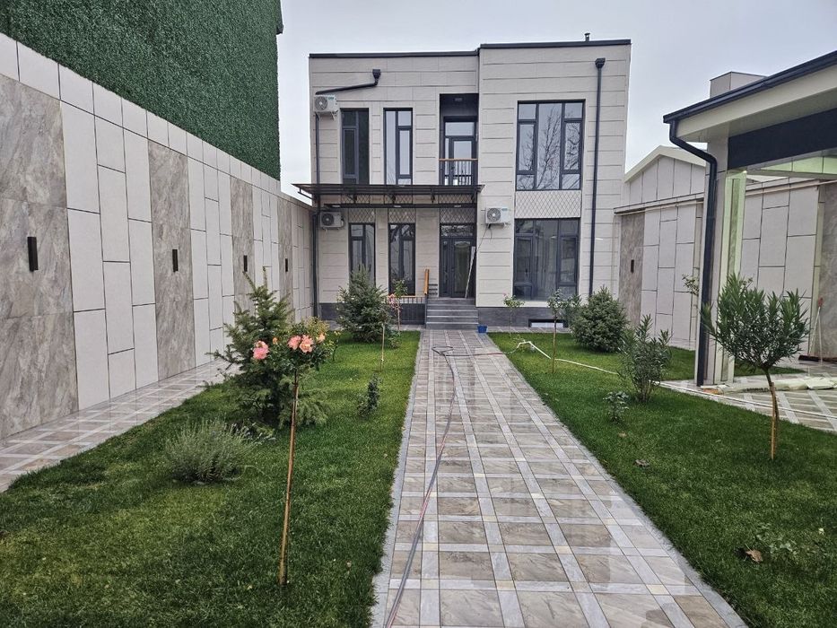 Новый дом 4 сотки в районе Ботанического Сада