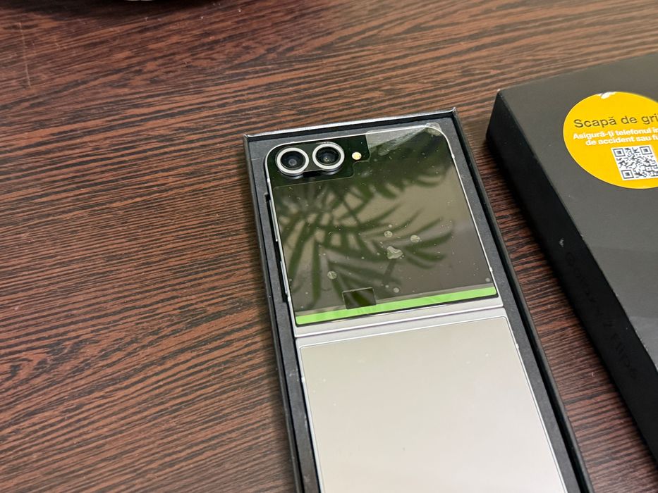 Samsung Flip 6 silver Nou