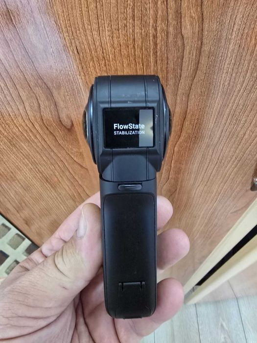 Insta360 One RS 360 1 inch Edition + carcasa subacvatica si telecomanda GPS