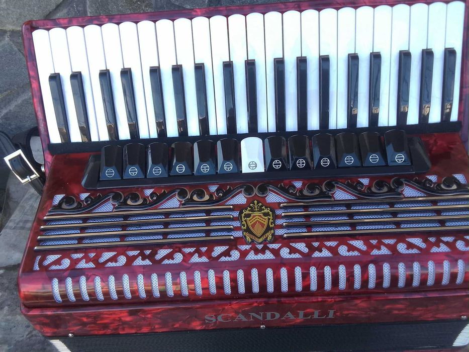 Акордеон скандали 120 баса