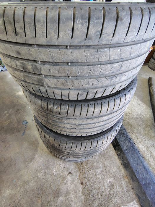 Bridgestoun 285/40/21 летни