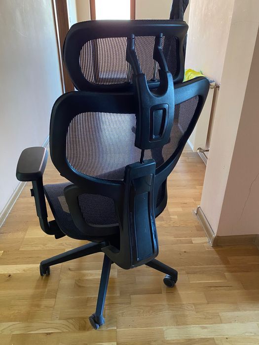 Vand scaun ergonomic de birou tip mash.