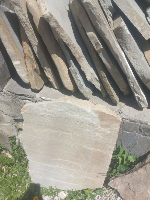 Piatră naturală poligonala/cubica/și cascade din bolovani decorativi